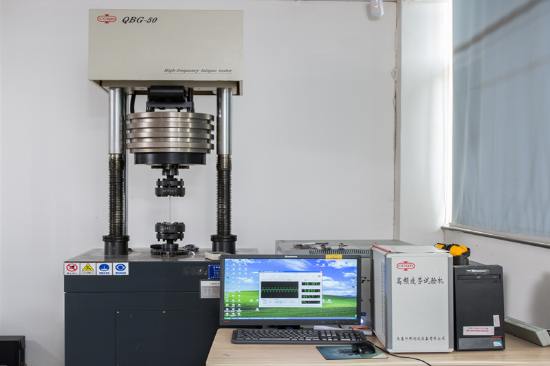 HOCHFREQUENZ-ERMÜDUNGSPRÜFMASCHINE